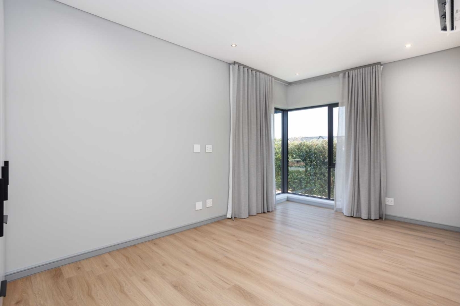 To Let 4 Bedroom Property for Rent in Val De Vie Estate Western Cape
